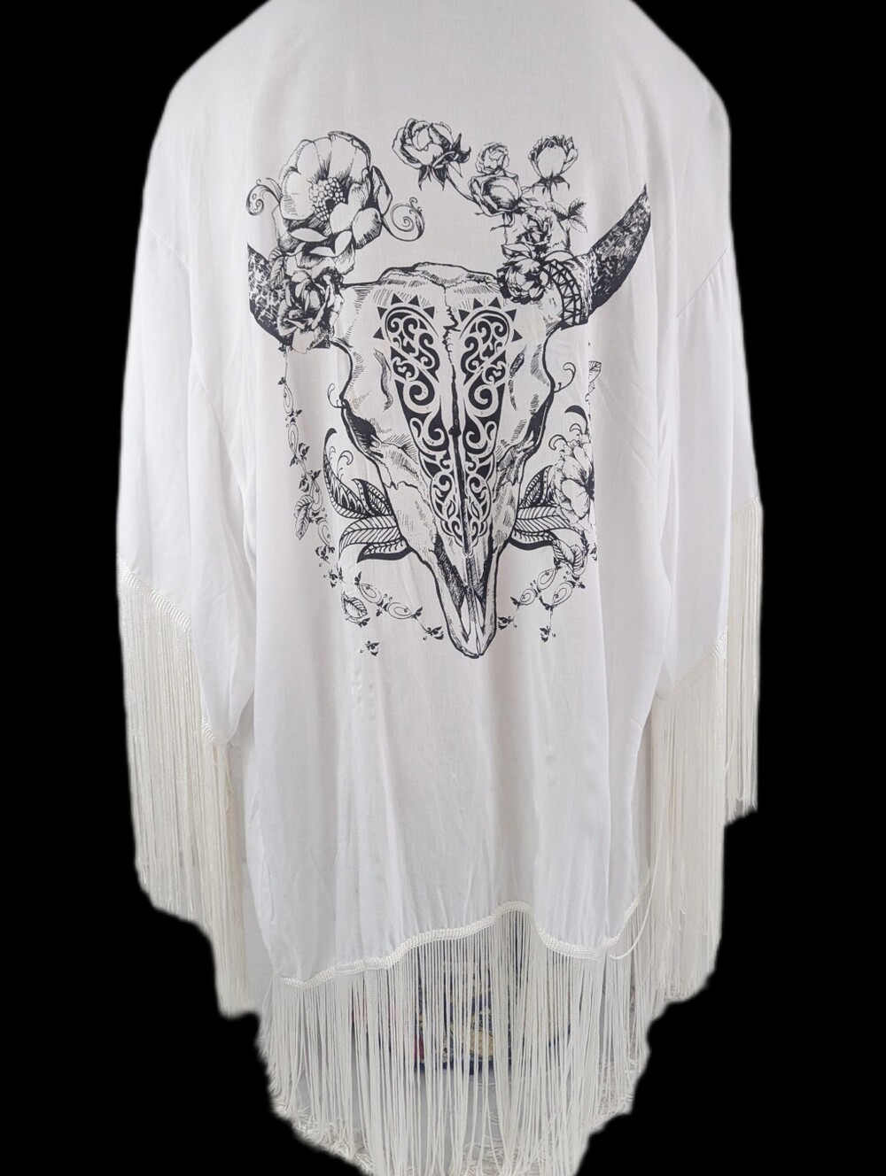 Haute Society  White Duster Longhorn &  Roses Graphic Fringe Bottom Medium